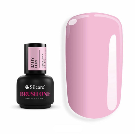 Silcare Brush One Sassy Flirt BIAB Builder Gel bottle displayed beside a glossy soft pink colour swatch on a white background. Professional Builder Gel in a Bottle with a self-levelling formula, ideal for natural nail strengthening, overlays, short extensions and long-lasting salon-quality manicures.